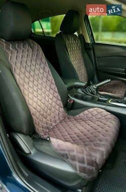 Седан Mazda 3 2014 в 