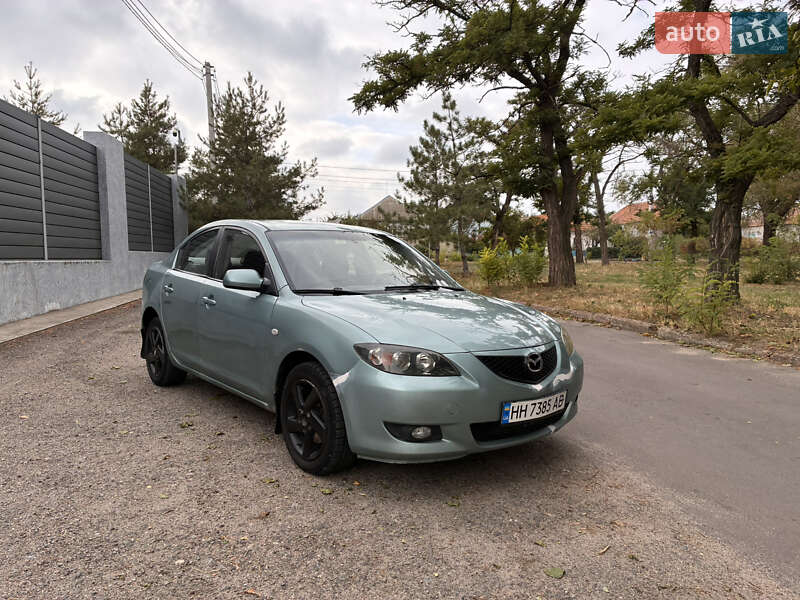 Седан Mazda 3 2003 в 
