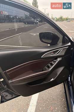 Седан Mazda 3 2017 в 