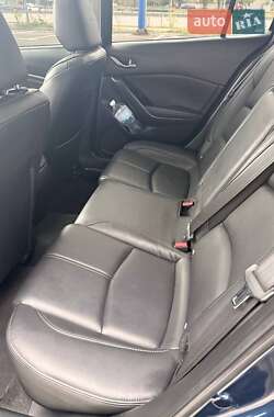 Седан Mazda 3 2017 в 