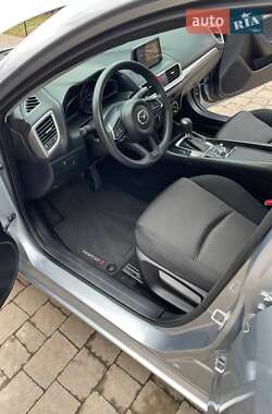 Седан Mazda 3 2016 в 