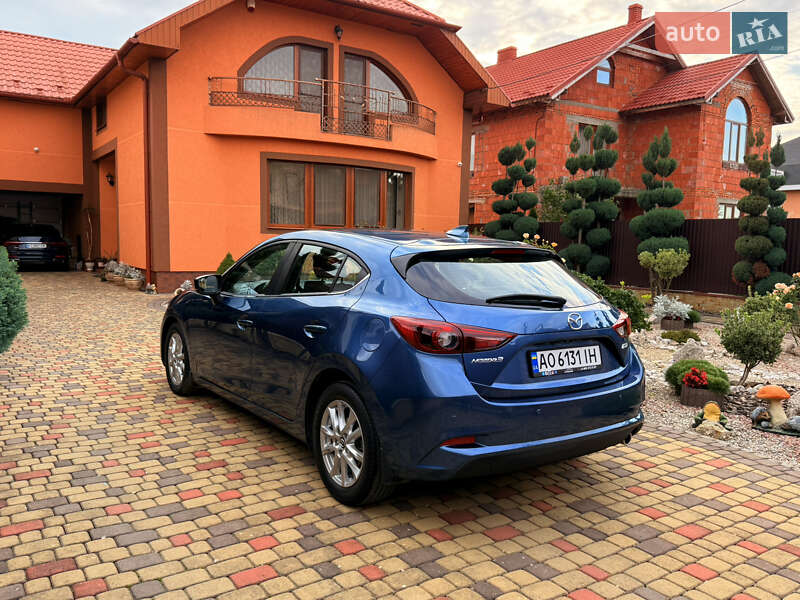 Хэтчбек Mazda 3 2018 в Мукачево