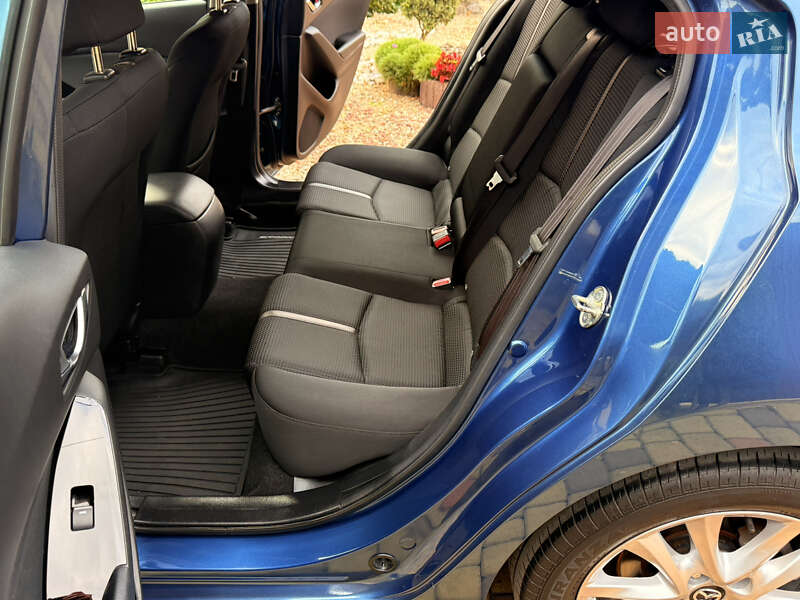 Хэтчбек Mazda 3 2018 в Мукачево