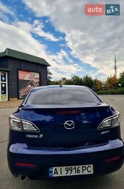 Седан Mazda 3 2013 в 