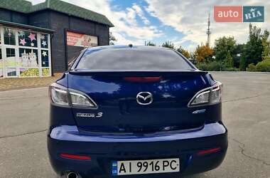 Седан Mazda 3 2013 в 