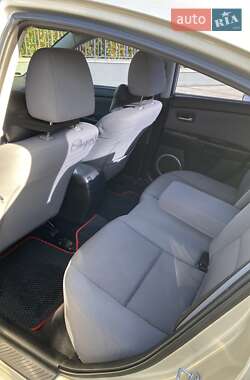 Седан Mazda 3 2006 в 