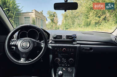 Седан Mazda 3 2004 в 