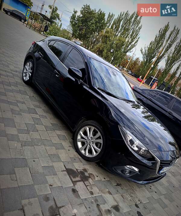 Хэтчбек Mazda 3 2015 в Павлограде