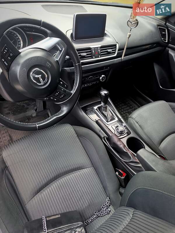 Хэтчбек Mazda 3 2015 в Павлограде