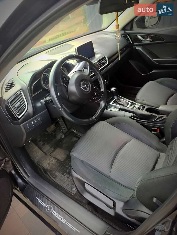 Хэтчбек Mazda 3 2015 в Павлограде