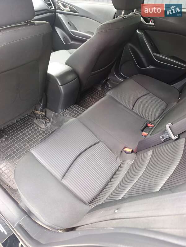 Хэтчбек Mazda 3 2015 в Павлограде