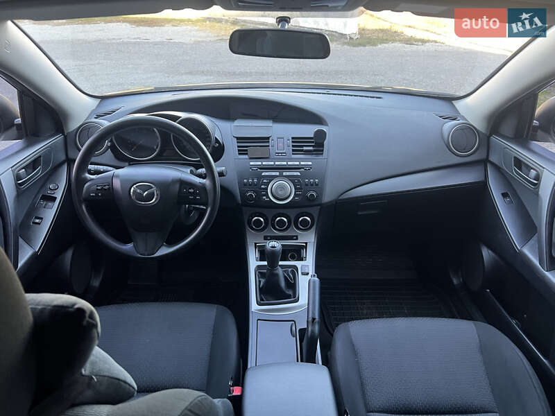 Хэтчбек Mazda 3 2009 в Краснопавловке