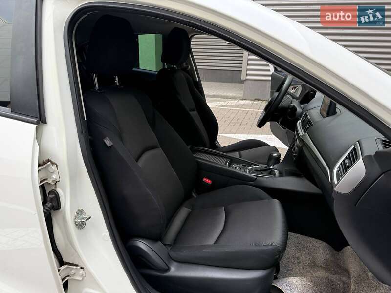 Седан Mazda 3 2017 в Киеве