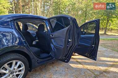 Седан Mazda 3 2015 в 