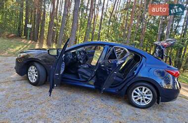 Седан Mazda 3 2015 в 