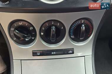 Седан Mazda 3 2011 в 