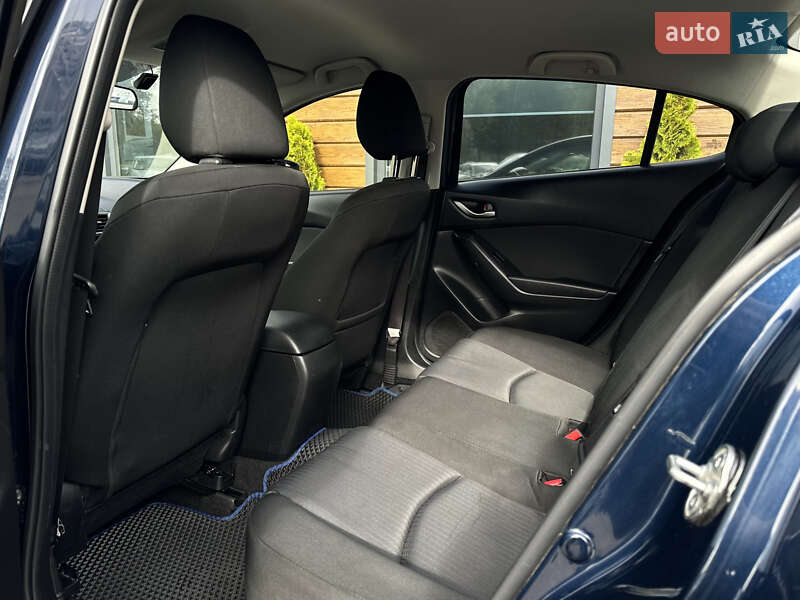 Седан Mazda 3 2014 в Шептицькому