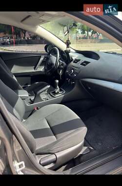 Хэтчбек Mazda 3 2012 в 