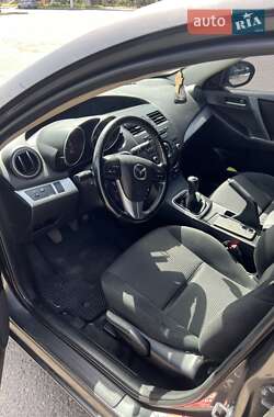Хэтчбек Mazda 3 2012 в 