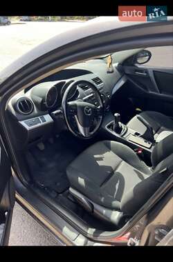 Хэтчбек Mazda 3 2012 в 