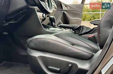 Седан Mazda 3 2015 в 