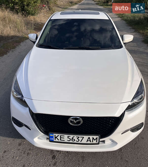 Седан Mazda 3 2017 в Днепре
