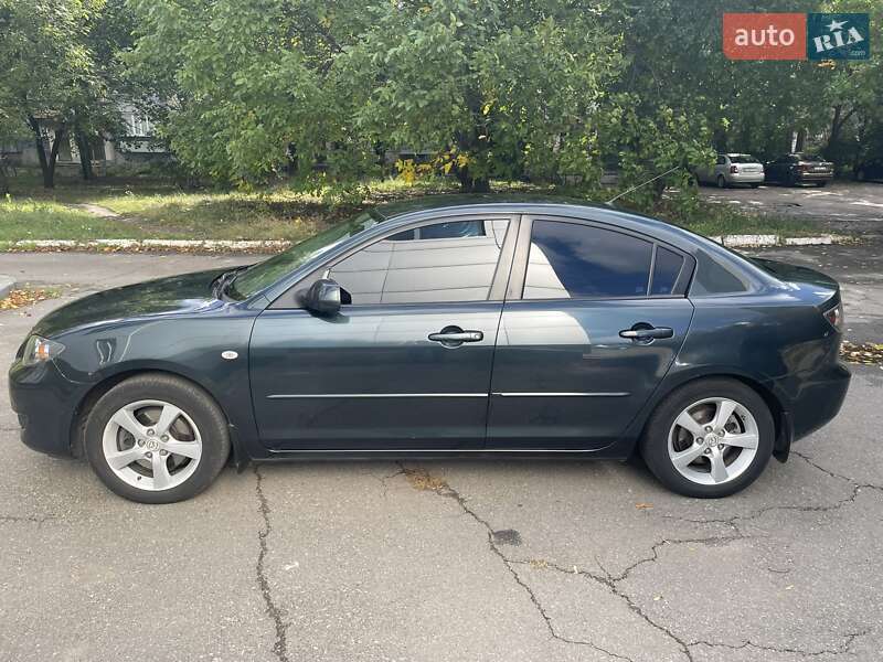 Седан Mazda 3 2005 в Днепре