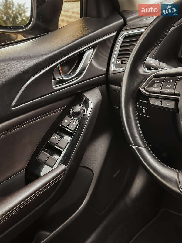 Хэтчбек Mazda 3 2017 в Николаеве