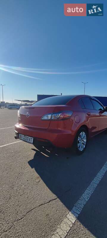 Седан Mazda 3 2011 в Полтаве