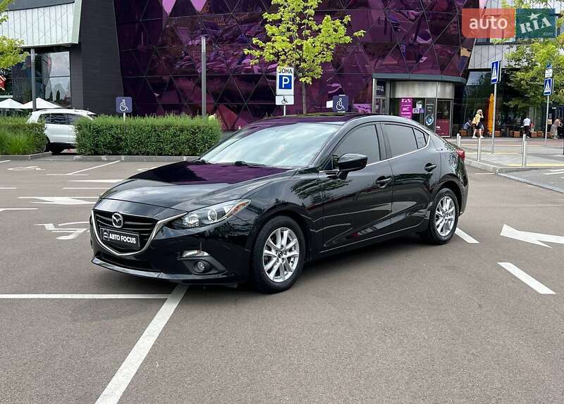 Седан Mazda 3 2016 в Киеве