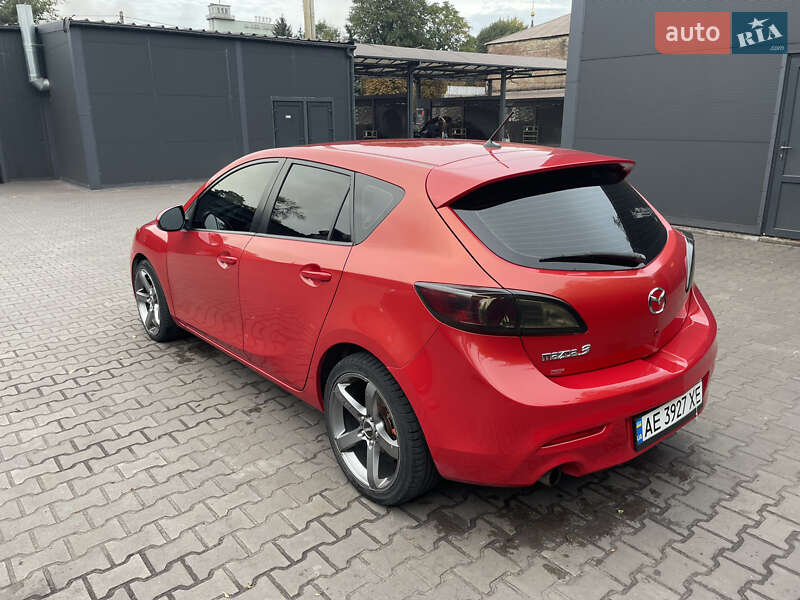 Хэтчбек Mazda 3 2011 в Каменском