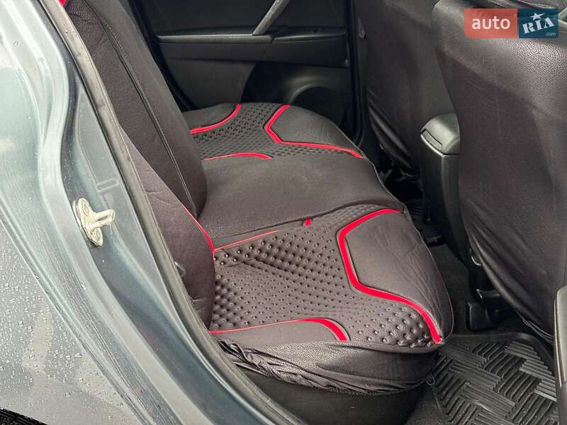 Седан Mazda 3 2012 в Виннице