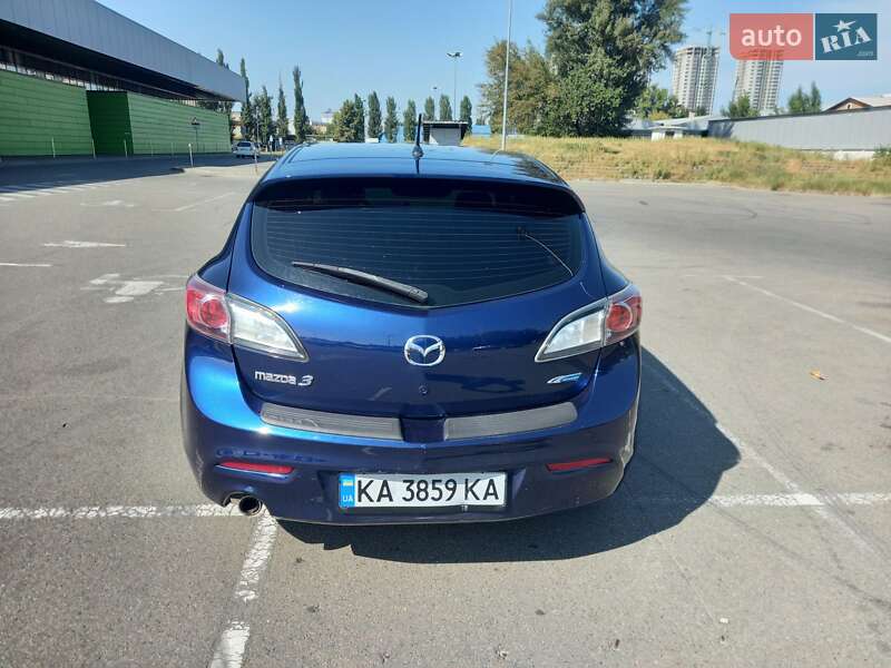Хэтчбек Mazda 3 2012 в 