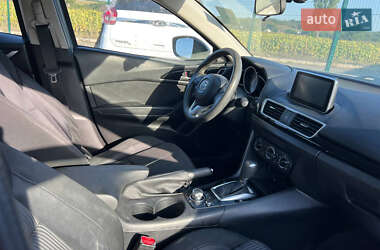 Седан Mazda 3 2016 в 