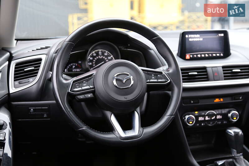 Хэтчбек Mazda 3 2017 в Киеве