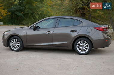 Седан Mazda 3 2015 в 