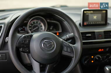 Седан Mazda 3 2015 в 