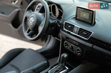 Седан Mazda 3 2015 в 