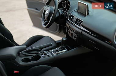Седан Mazda 3 2015 в 