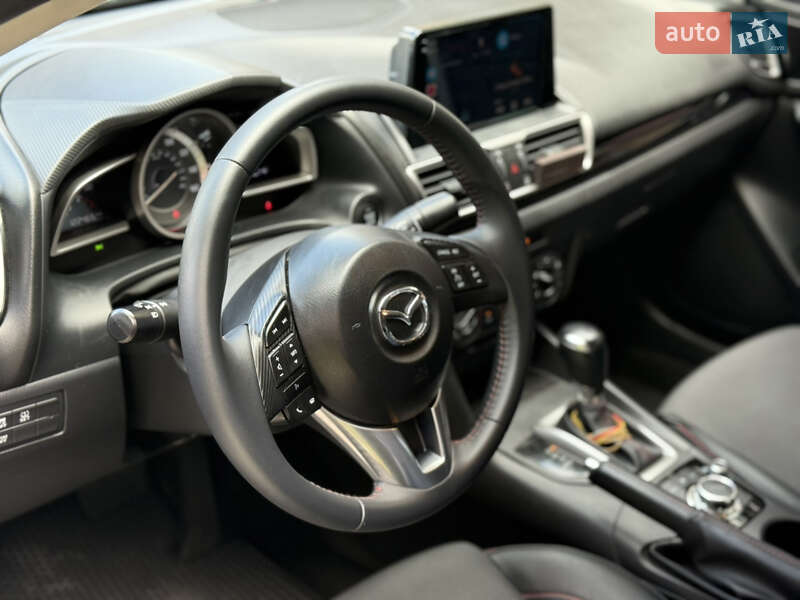 Седан Mazda 3 2013 в Ивано-Франковске