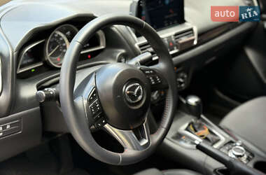 Седан Mazda 3 2013 в 