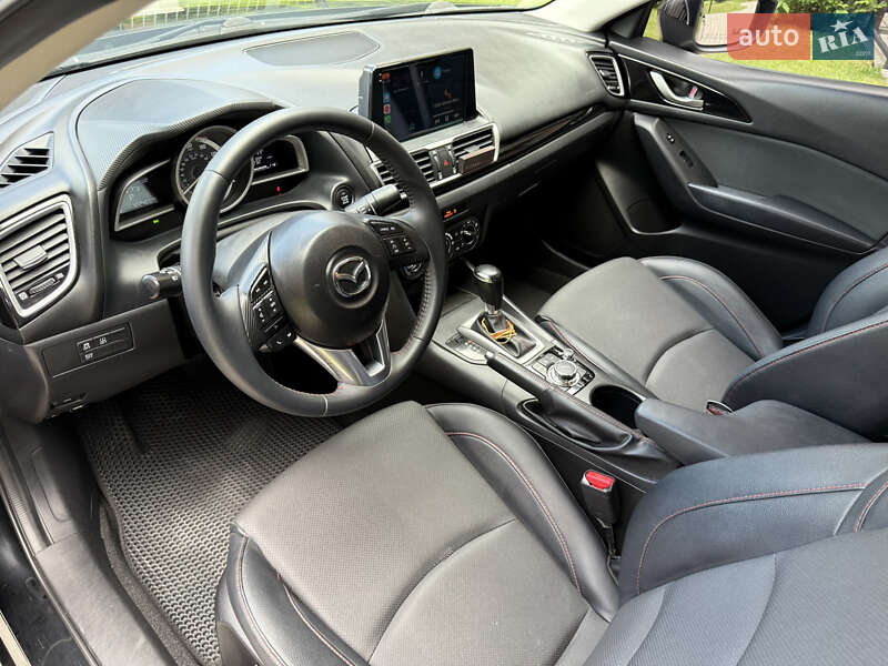 Седан Mazda 3 2013 в Ивано-Франковске
