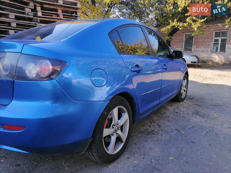 Седан Mazda 3 2004 в Василькові