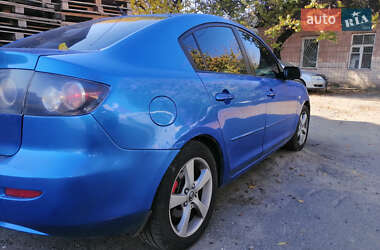 Седан Mazda 3 2004 в 