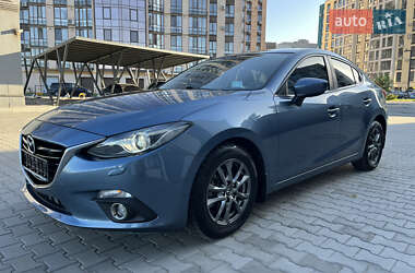 Седан Mazda 3 2015 в Черкасах
