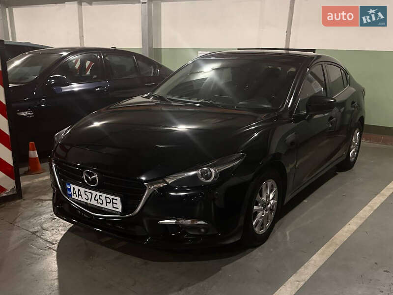 Седан Mazda 3 2016 в Киеве