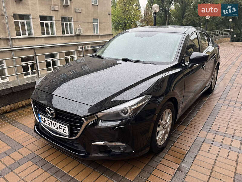 Седан Mazda 3 2016 в Киеве