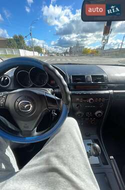 Седан Mazda 3 2004 в 