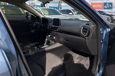 Седан Mazda 3 2014 в 