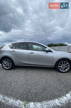 Хэтчбек Mazda 3 2012 в 